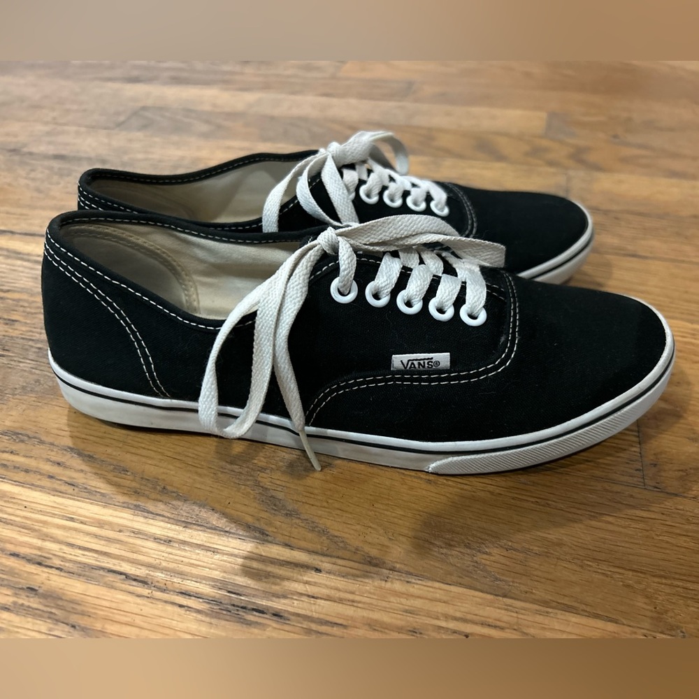 Vans Black lo pro